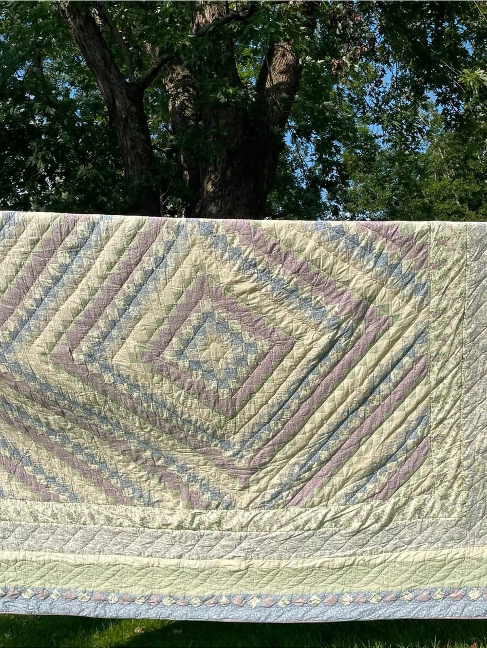 Pastel Diamond-Striped Quilted Bedspread in Cream, Lavender & Light Blue +sham
